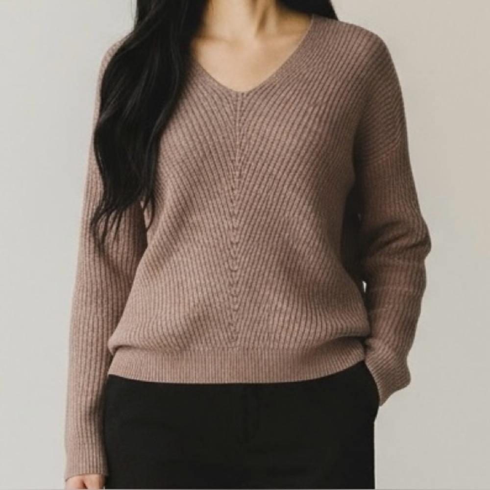 1.STATE Chunky diagonal ribbed v neck sweater Ladies size small Taupe brown